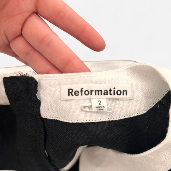 Reformation Robbie Linen Crop Top – Mod Girl Retro Minimalist Core black white 2 - Picture 5 of 7